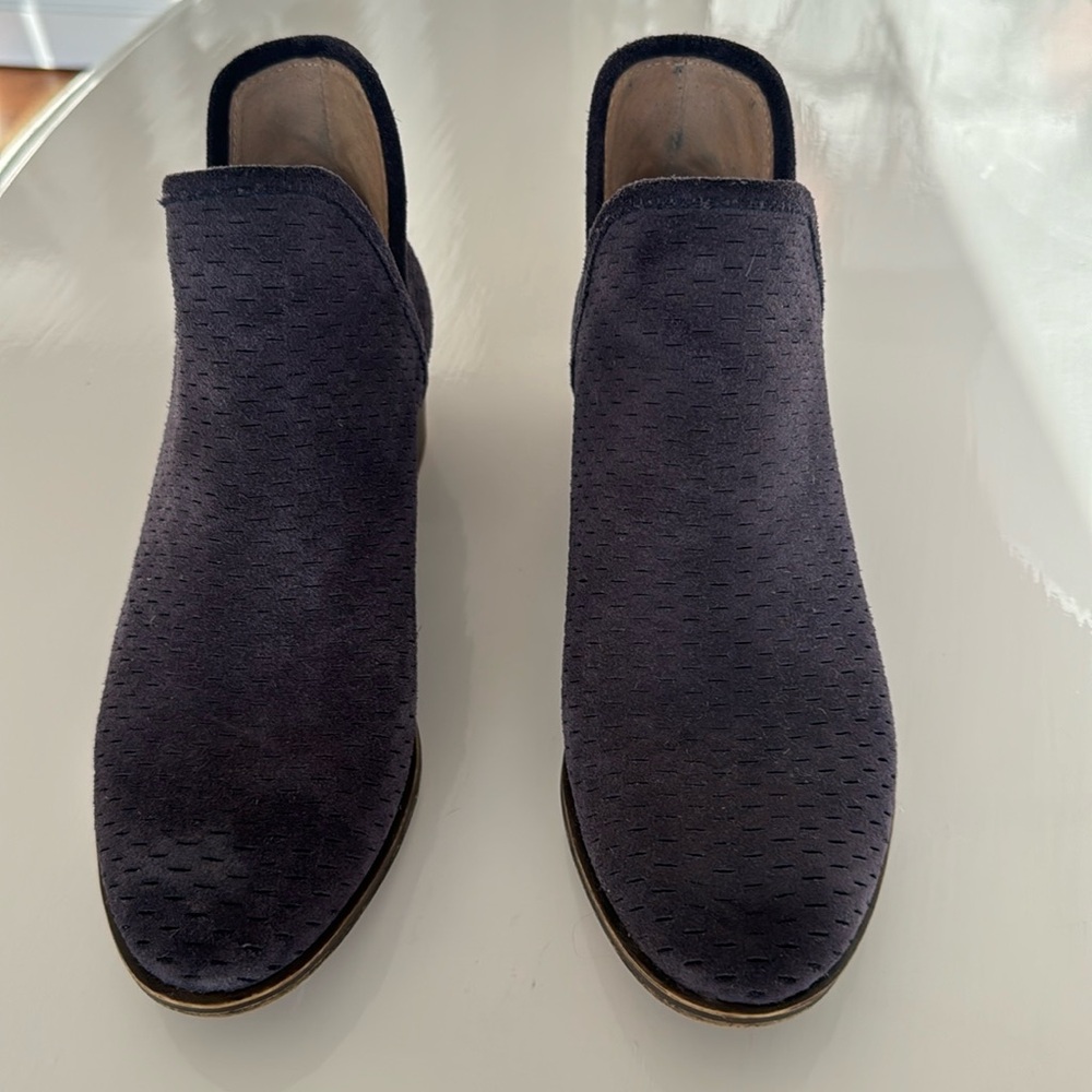 Lucky Brand🍀Blue Suede Bootie.